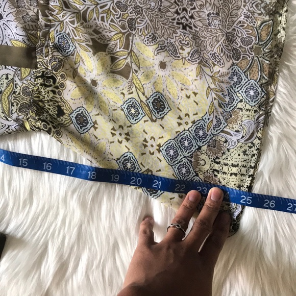 New York and Company Beautiful Blouse - Picture 5 of 7